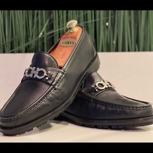 Salvatore Ferragamo black leather Horsebit loafer🔥🔥Great Quality